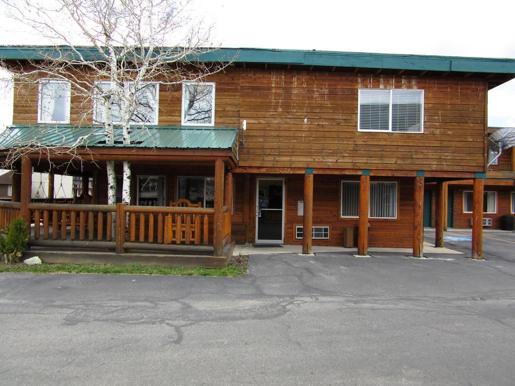 Yellowstone Country Inn West Yellowstone Exterior foto